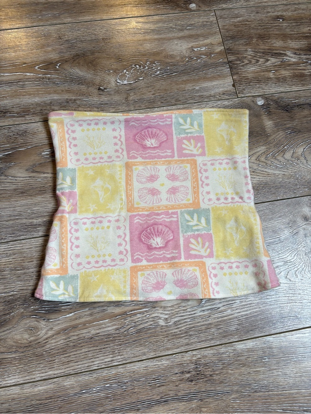 Hollister size small Seashell Print Pastel Tube Top - Pink, Yellow, Cream